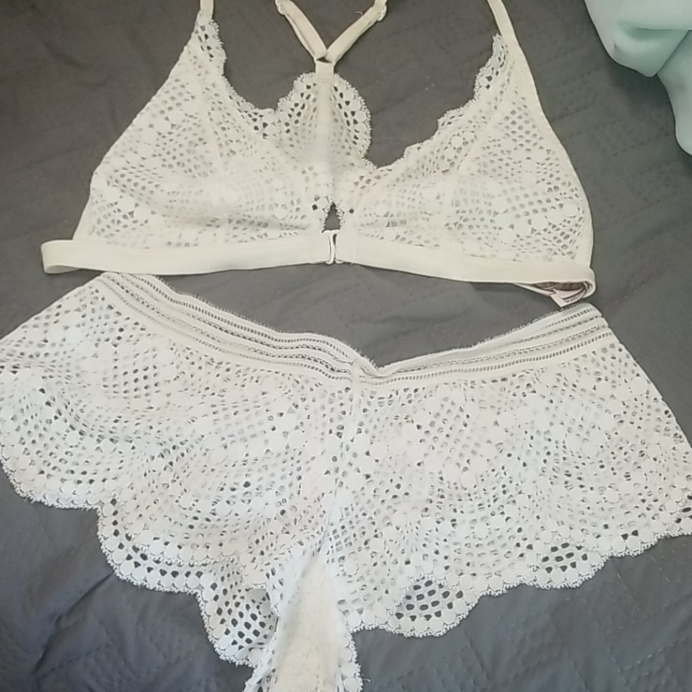Victoria secret bralette/underwear